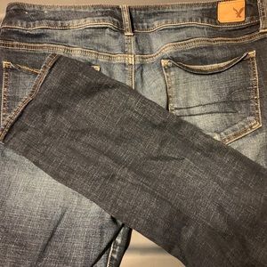 American Eagle Sz 16 Straight Super Stretch Jeans